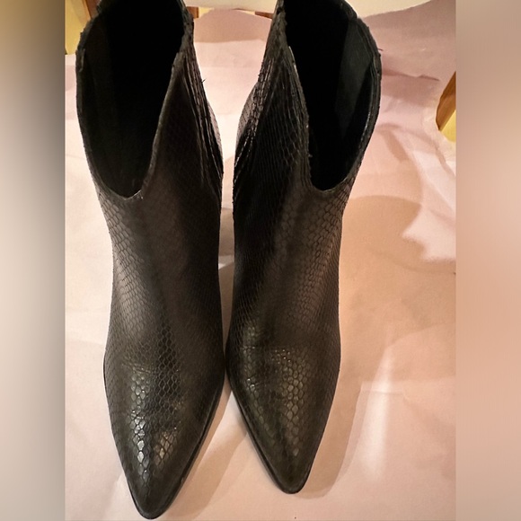 Marc Fisher size 10M booties black - Picture 1 of 5